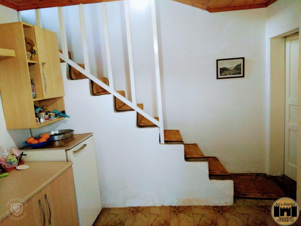 Bed & Breakfast Josiph بيرات المظهر الخارجي الصورة