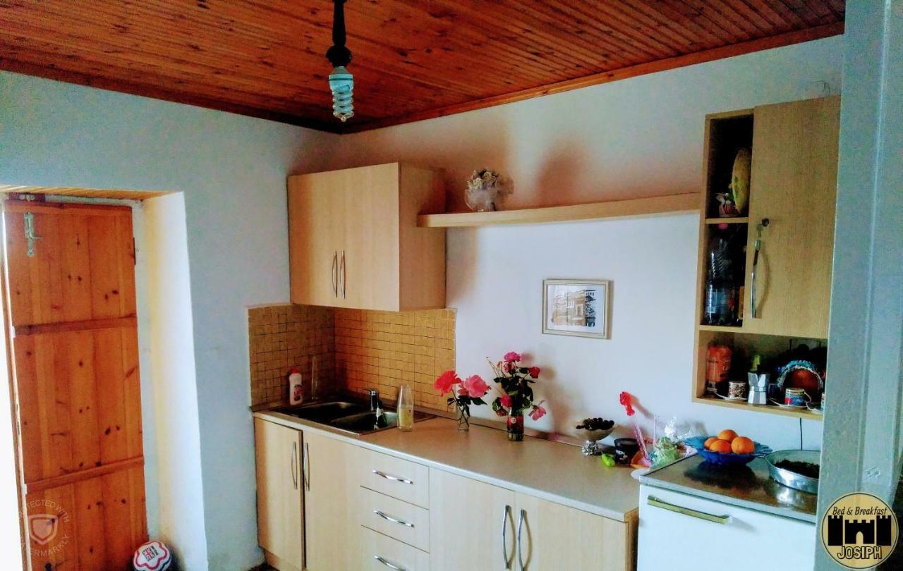Bed & Breakfast Josiph بيرات المظهر الخارجي الصورة