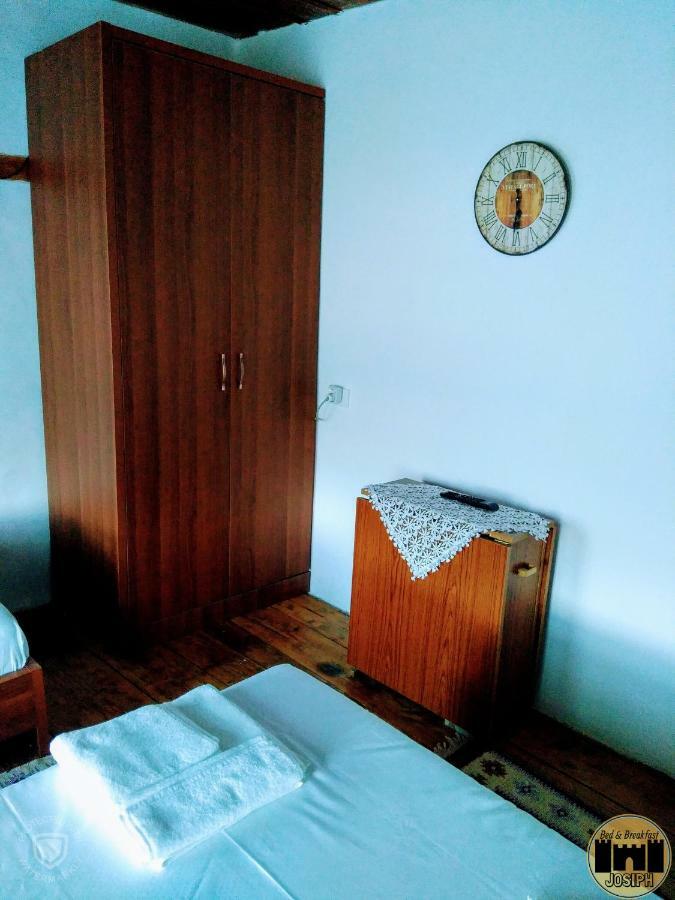 Bed & Breakfast Josiph بيرات المظهر الخارجي الصورة