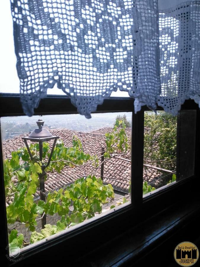 Bed & Breakfast Josiph بيرات المظهر الخارجي الصورة